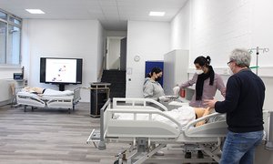 Das zweite Skills Lab für die Vernetzung zwischen Theorie und Praxis hat seinen Platz in der ersten PBZ-Etage.